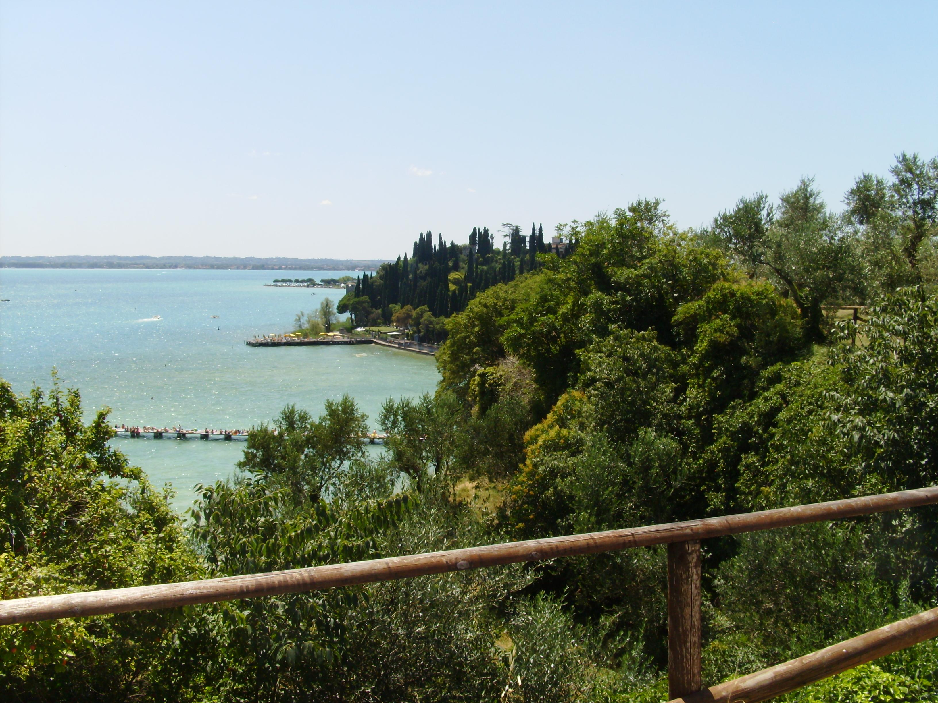 Kystlinien ind mod Sirmione